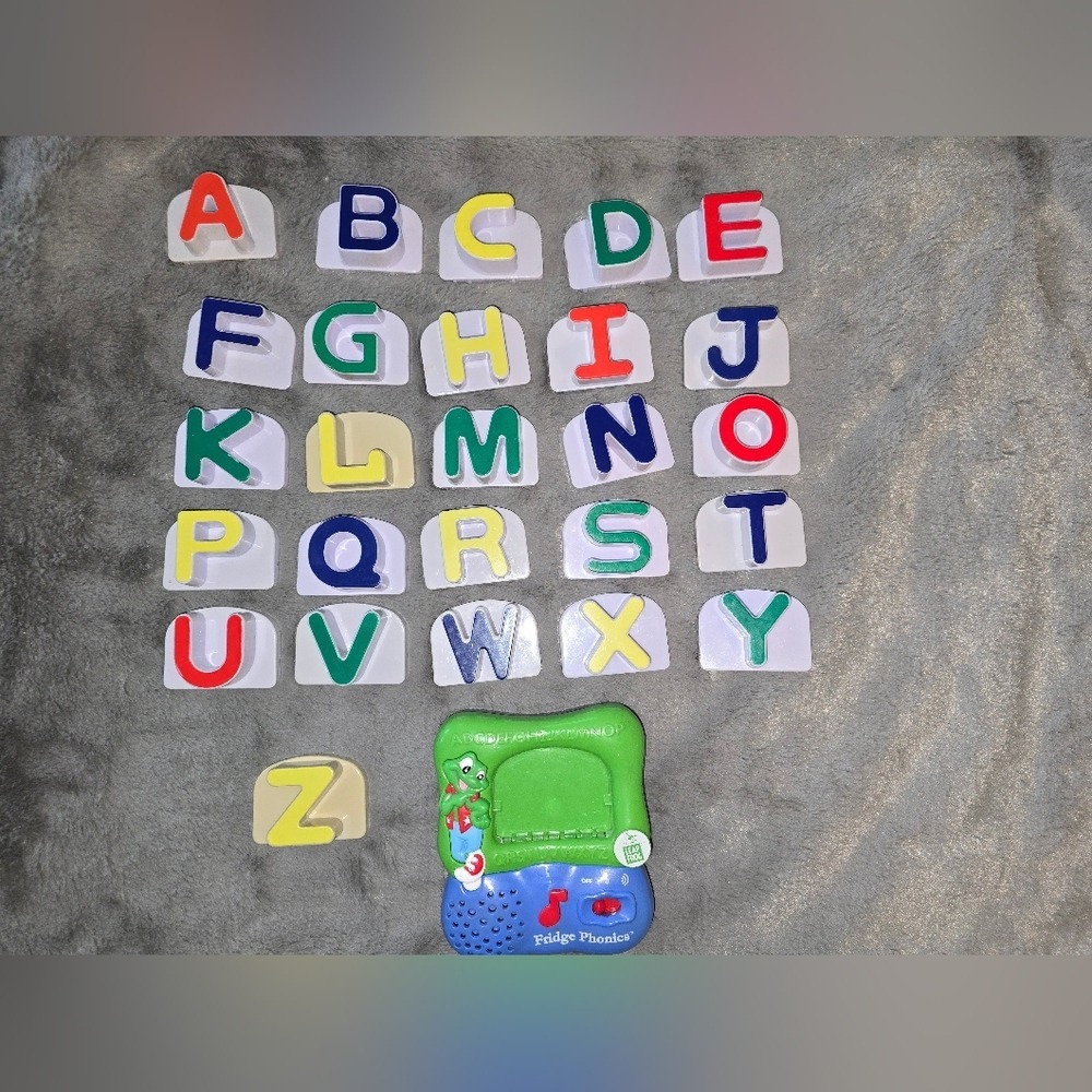 LeapFrog Fridge Phonics vintage model. All alphabet but Doesn't‎ work right